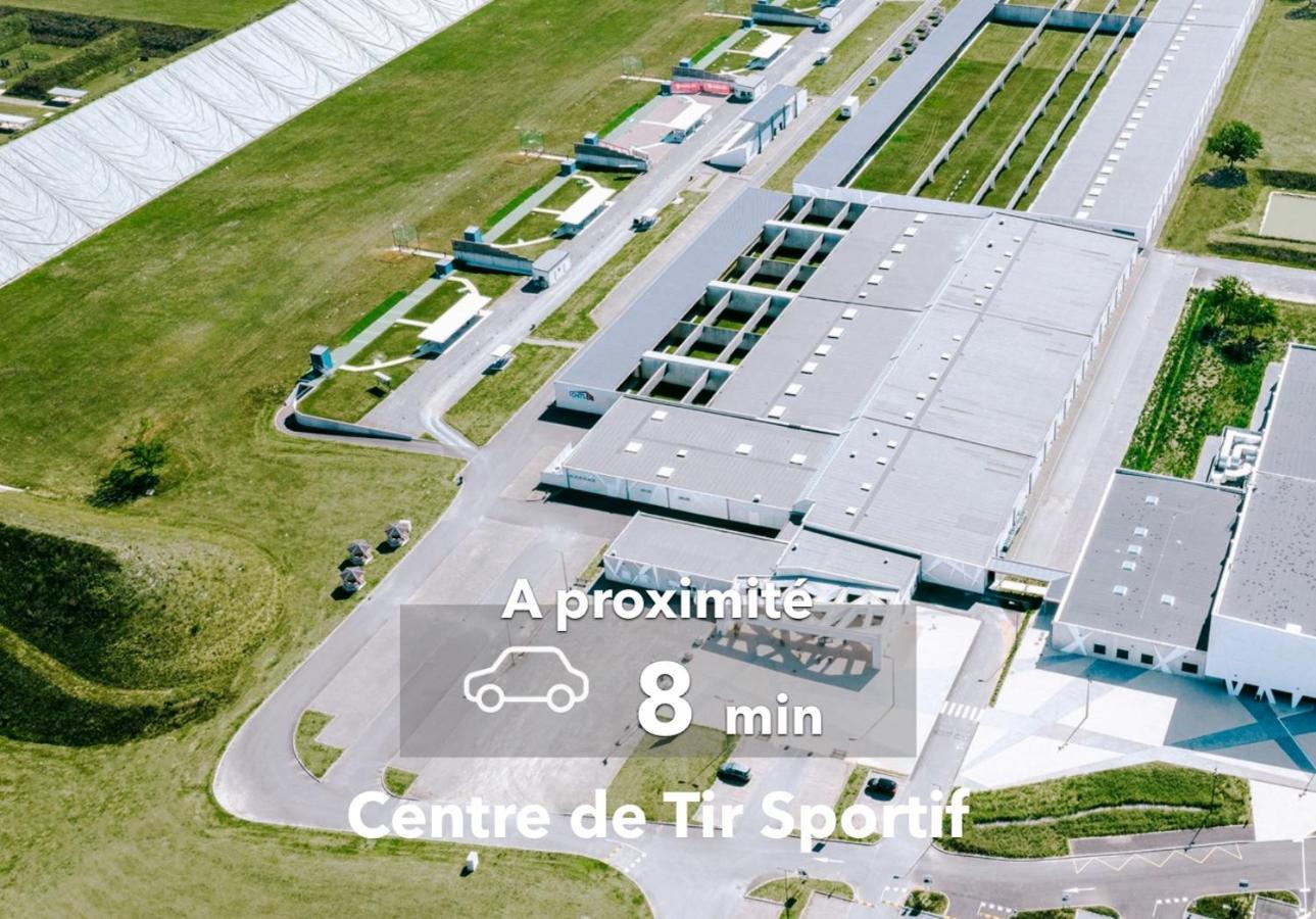 Le Terracotta ⸱ Stationnement Gratuit ⸱ Fibre Apartman Déols Kültér fotó